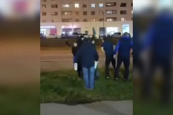 Нападение на отца. Нападение на мужчину с ребёнком в новой Москве. Новые Ватутинки драка. Нападении на мужчину в новой Москве.