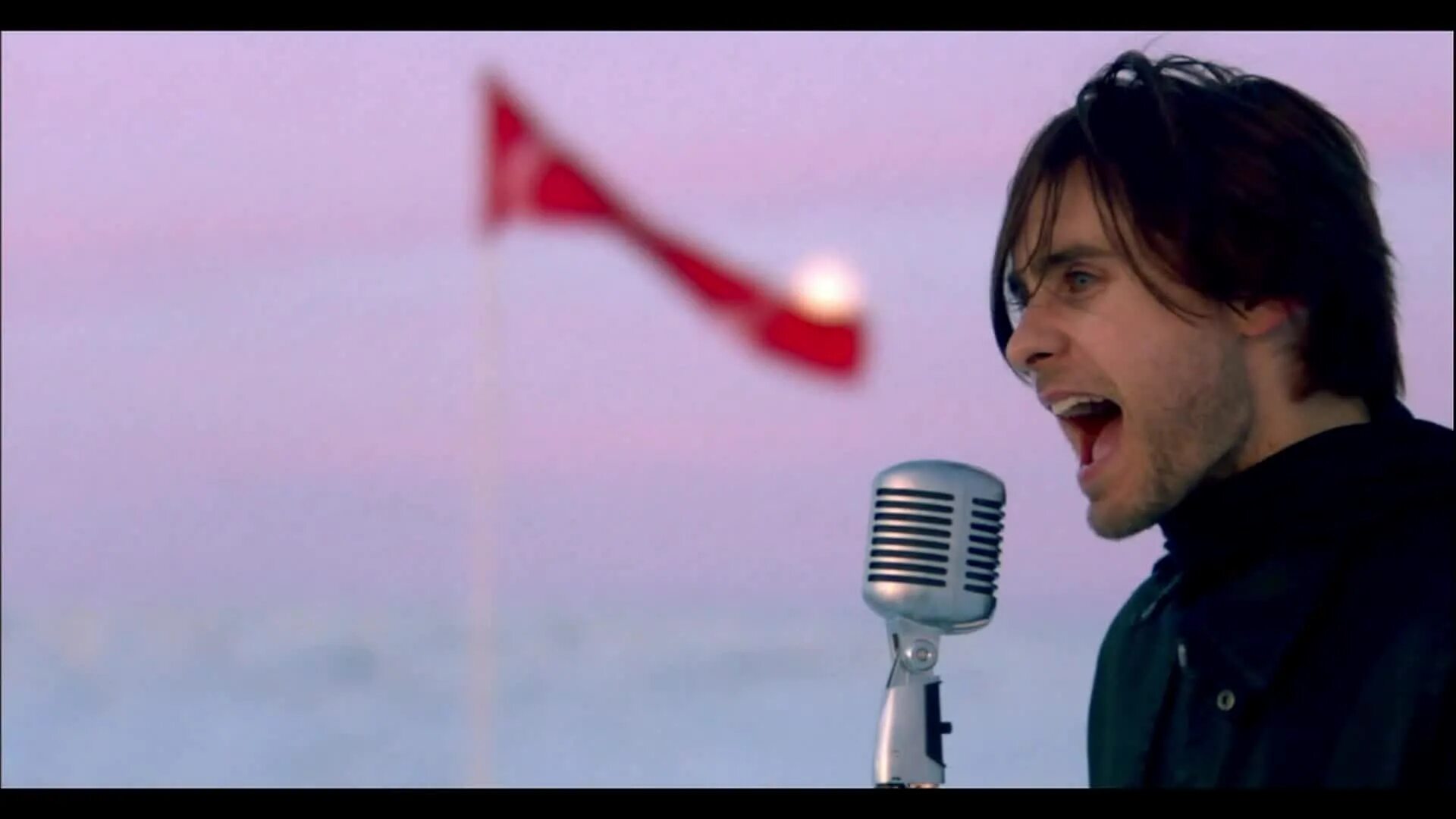 Beautiful lie celestal. Джаред лето beautiful lie. 30 секонд ту марс бьютифул лай. джаред лето в клипе beautiful lie. 30 seconds to mars beautiful lie.