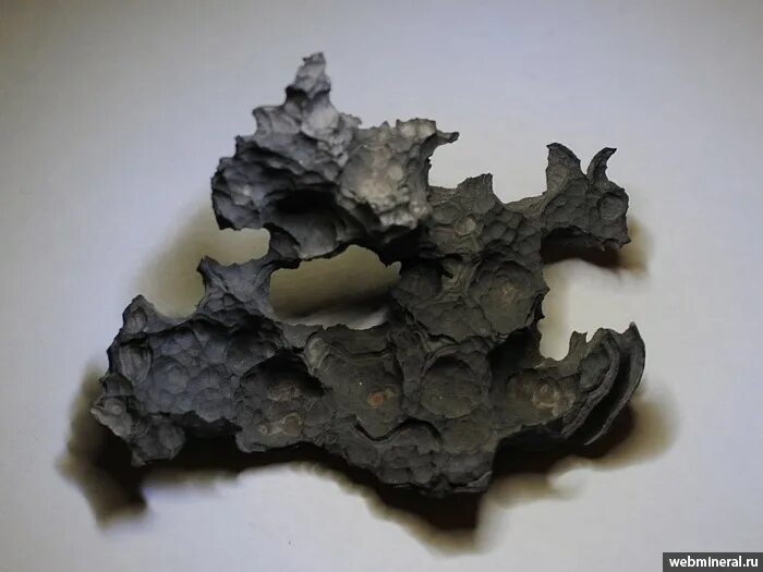 Самородный мышьяк. Арсенопирит мышьяковый колчедан. Мышьяк химический элемент арсеникум. Медь, кобальт, никель, титан, ванадий,. Мышьяк руда.