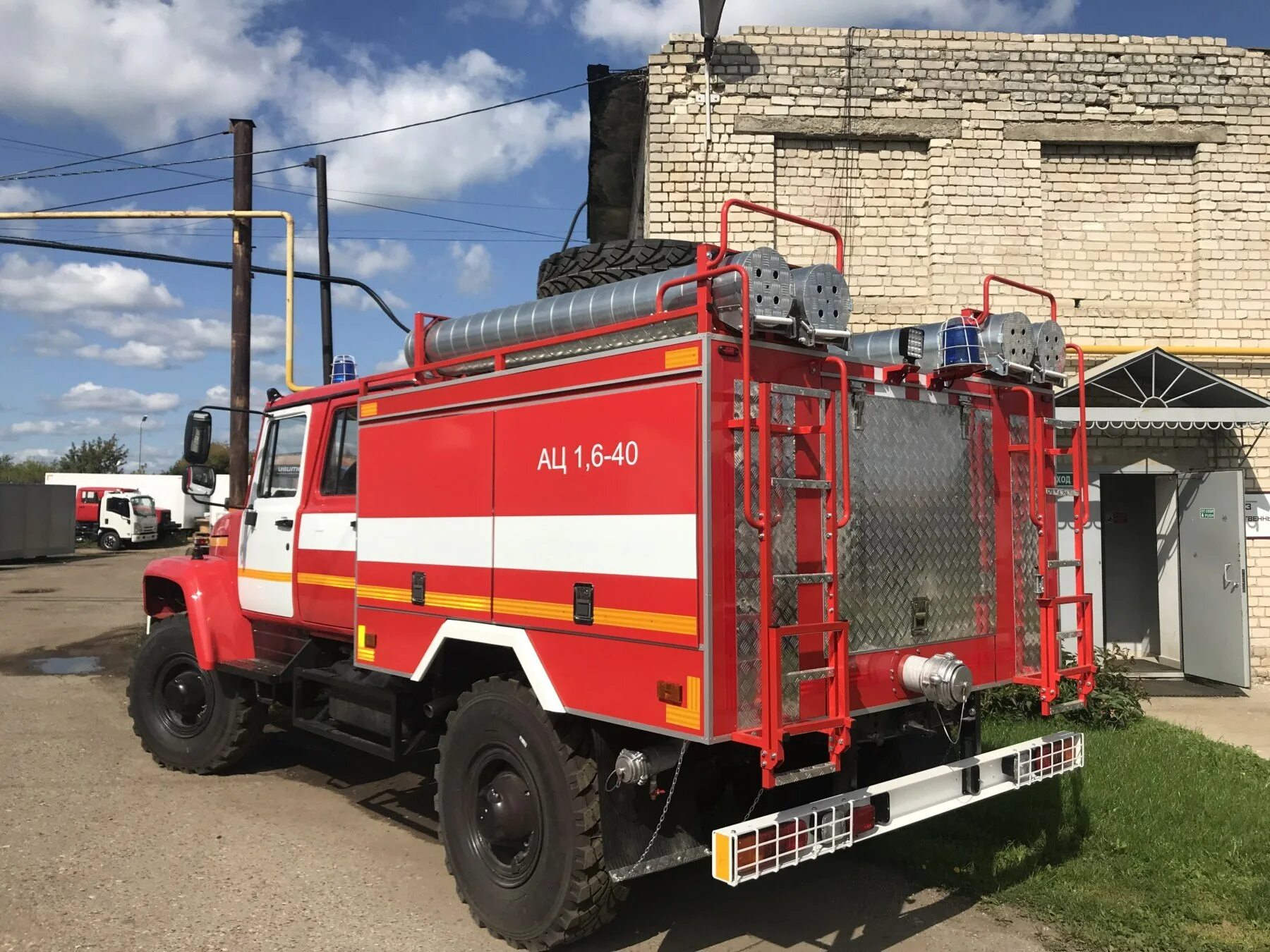 Пожарные автомобили общего назначения. Автоцистерна пожарная АЦ-1.6-40 Некст. ГАЗ АЦ 1.6-40. АЦ 1.6-40 ГАЗ 33088. Урал АЦ 6-40.