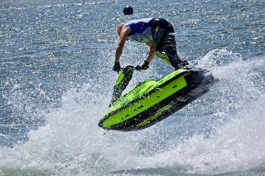 Water bike. Водный мотоцикл. Водный мотоцикл стоячий. Стоячий Аквабайк. Водные мотоциклы гоночные.