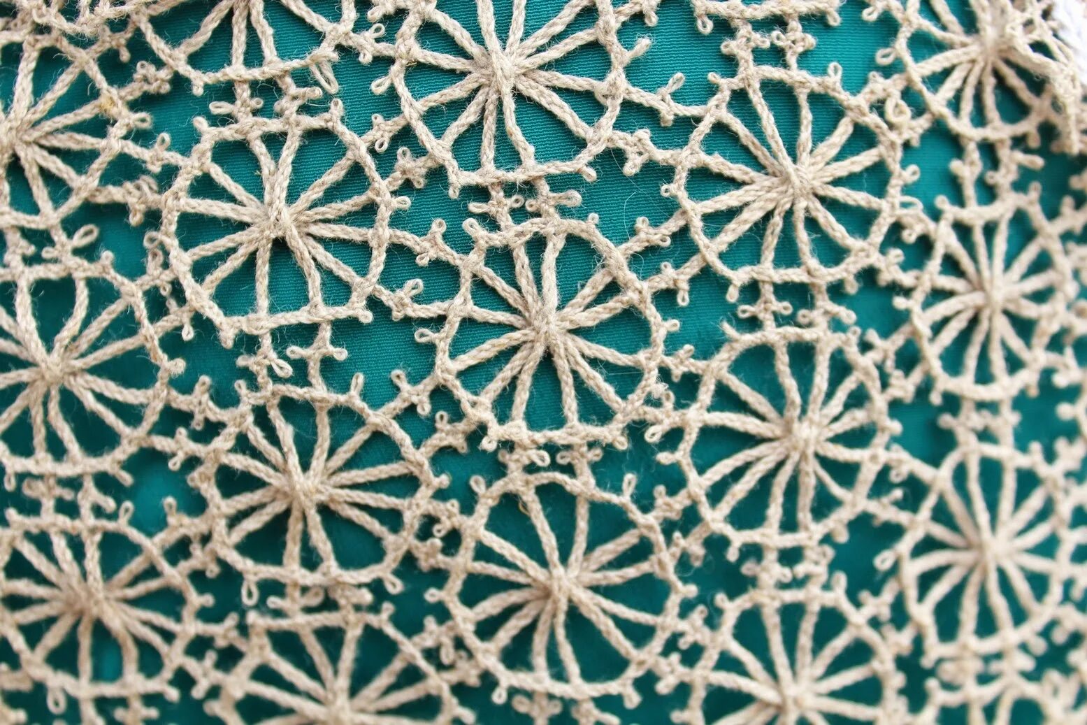 вологодские кружева снежинка. изображение паутинок, снежинок. фриволите салфетки снежинки. кружевная снежинка. украшение и фантазия.