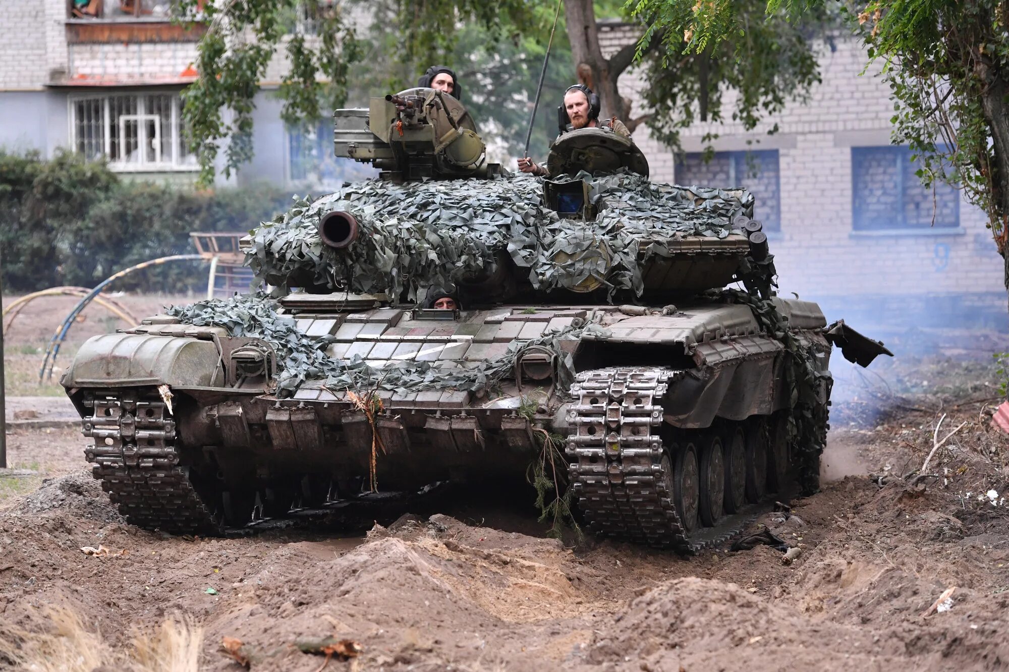 Танки бой видео. Т-64бв 2025. т-64бв всу. танки т72 на донбассе. танк т-72 на донбассе.