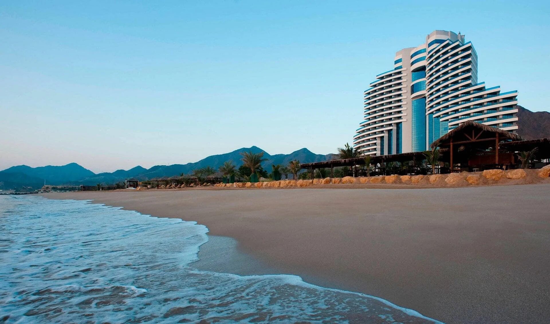 Отель miramar al aqah beach resort, 5*. Фуджейра интерконтиненталь 5. Miramar al aqah beach resort оаэ. Ле меридиан фуджейра резорт 5. Miramar al aqah beach resort 5 фуджейра.