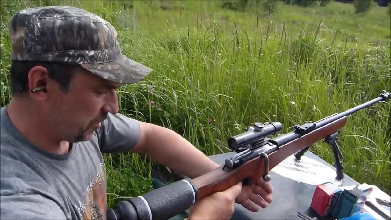 Карабин егерь цнииточмаш. Винтовка мосина стрельба. Мосина стрельба. Охотник с винтовкой мосина. Снайпер с винтовкой мосина.