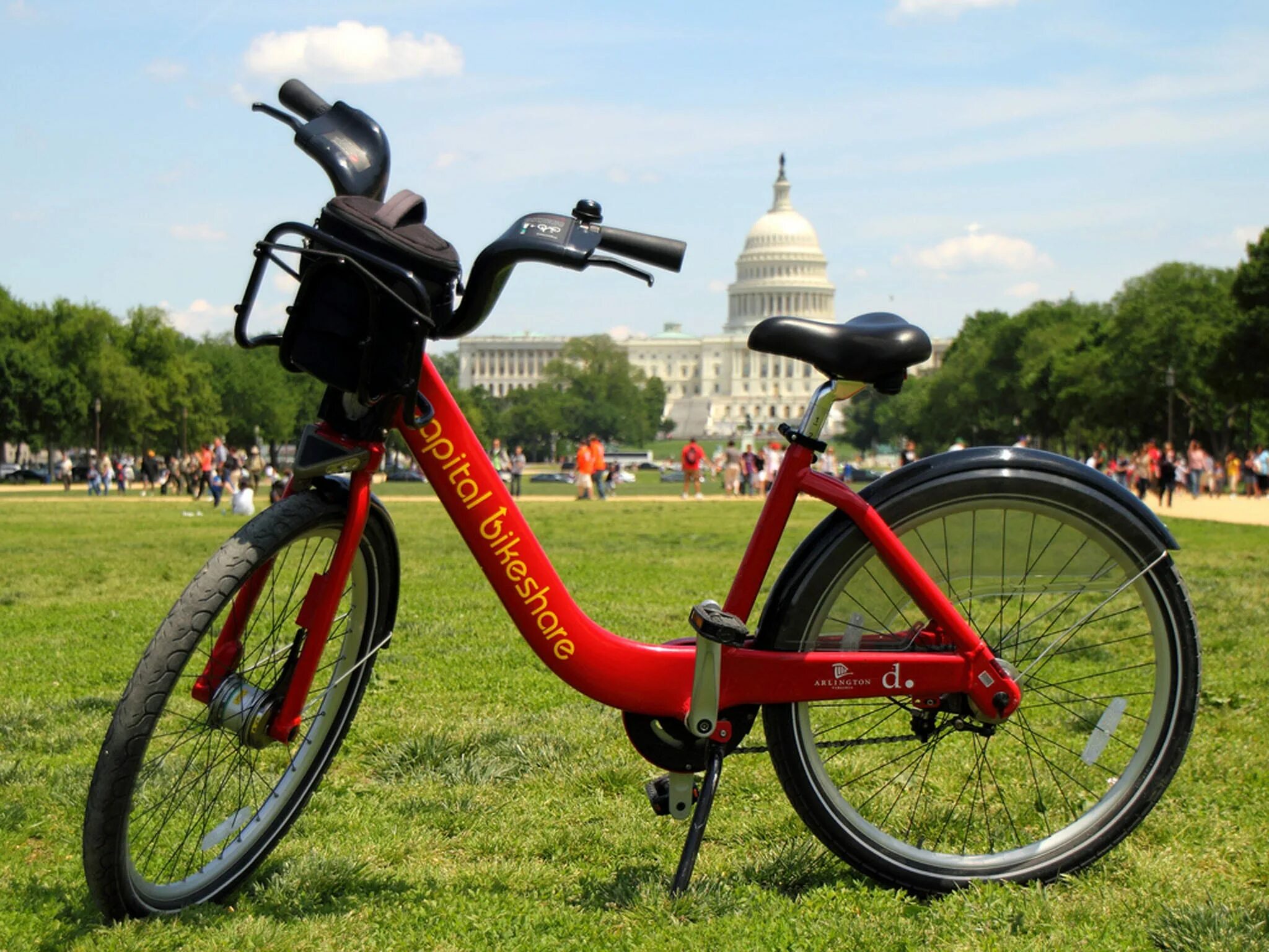 REDBIKE by Kochmann шлем. Bike sharing. Best Bicycle. City Bicycle Front.