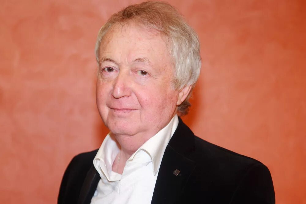 Лион измайлов 2001. Лион измайлов. Лион измайлов. 5 мая родился лион измайлов. Писатель сатирик лион измайлов.