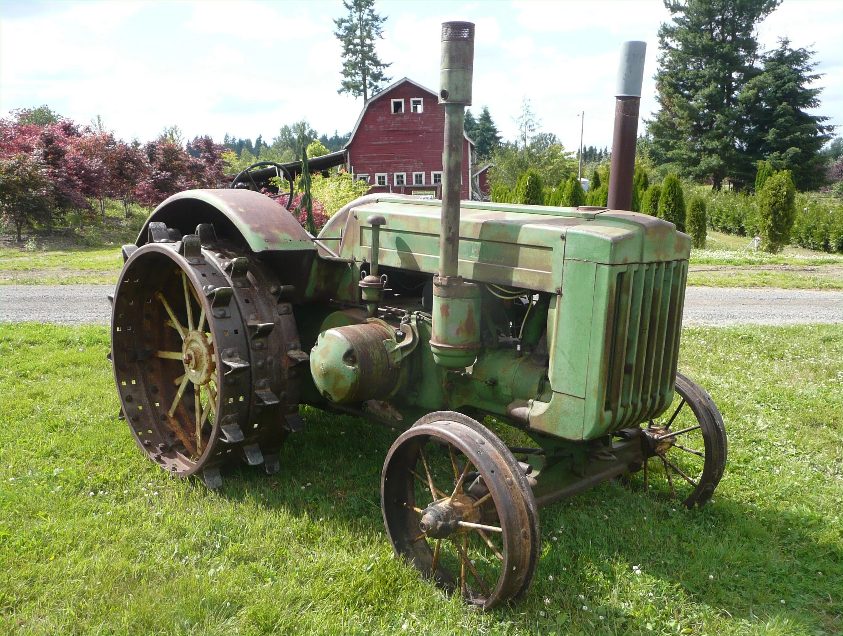 Купить старый трактор. John Deere паровой трактор. John Deere первый трактор. John Deere. Первый трактор Style d. John Deere 1900 год.