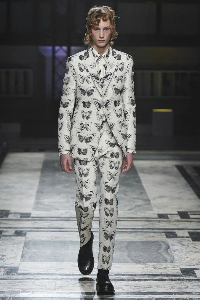 Mcqueen одежда. Alexander mcqueen мужская коллекция.