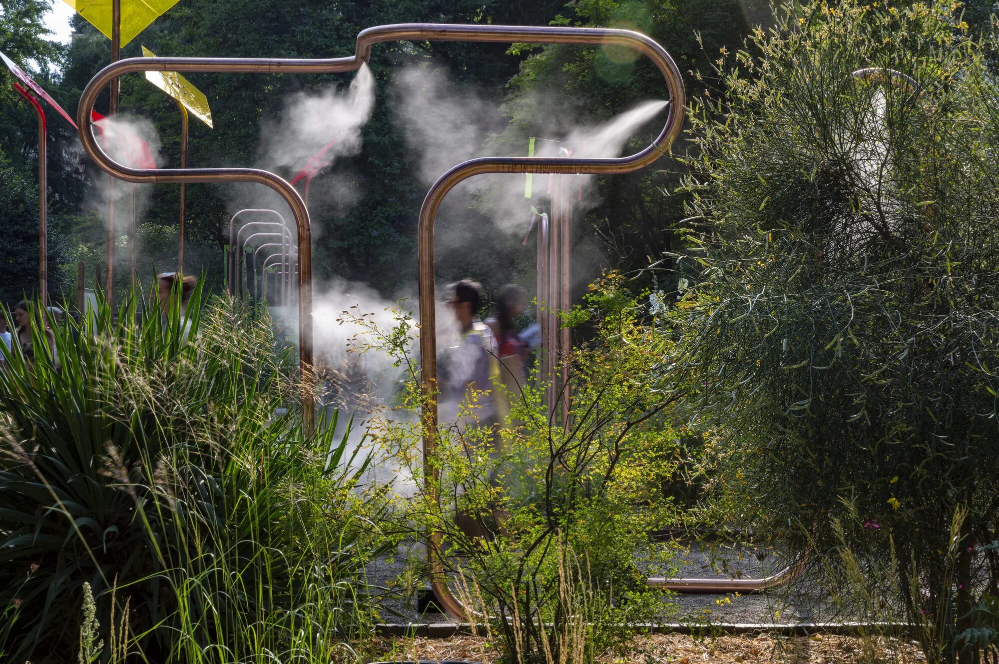 Feeling park. Ботанический сад Милан. Здание vitae Carlo Ratti Associati (2022). Международное бюро дизайна и инноваций Carlo Ratti Associati (Cra). Carlo Ratti Associati представила проект плавающих оранжерей «hot Heart.