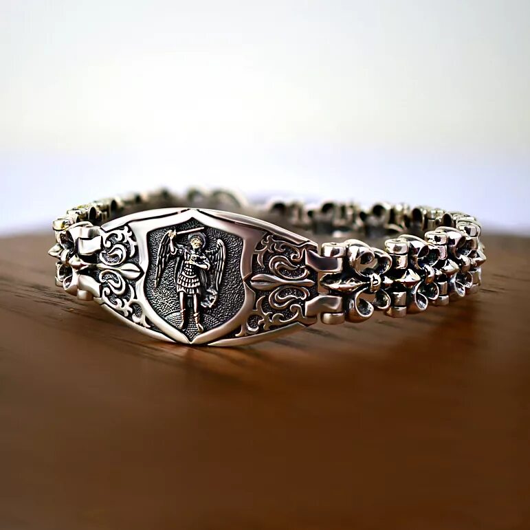 Серебрянный браслет stainless steel. Серебряный браслет бисмарк мужской. Серебряный браслет мужской на руку. Толстый серебряный браслет мужской. Кожаный браслет мужской на руку.