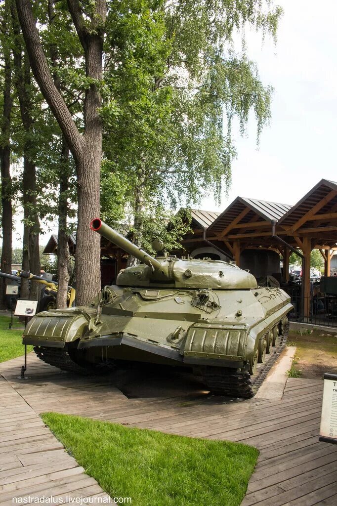 Военные музеи подмосковья. Мужей техники Валима Задорожного. Музей Вадима Задорожного Военная техника. Музей Вадима Задорожного Москва. Музей техники Архангельское.