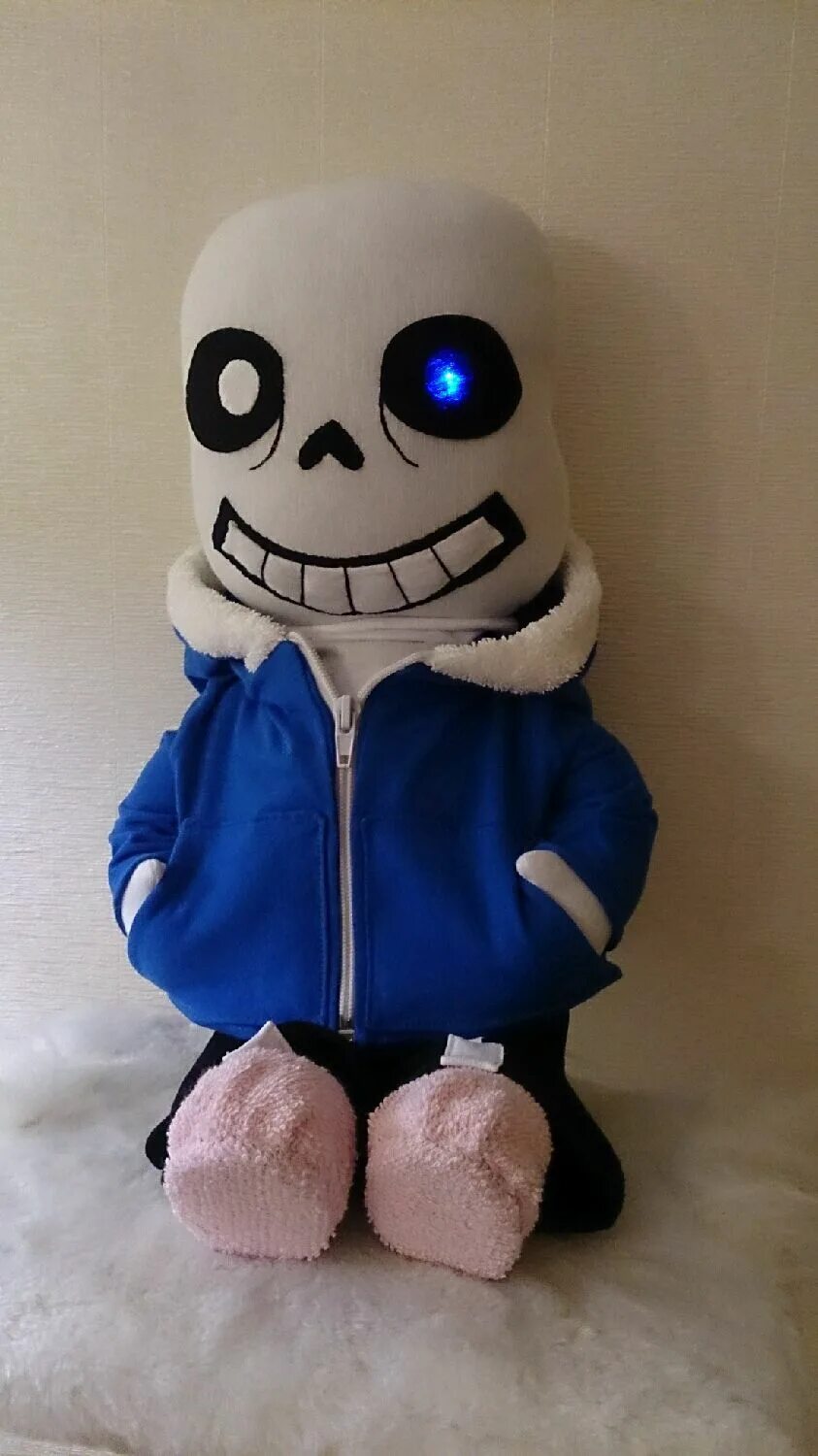 Мягкая игрушка санс undertale. Андертейл санс игрушки мягкие. Мягкая игрушка санса из игры undertale. Плюшевый санс. Мягкая игрушка undertale sans санс.