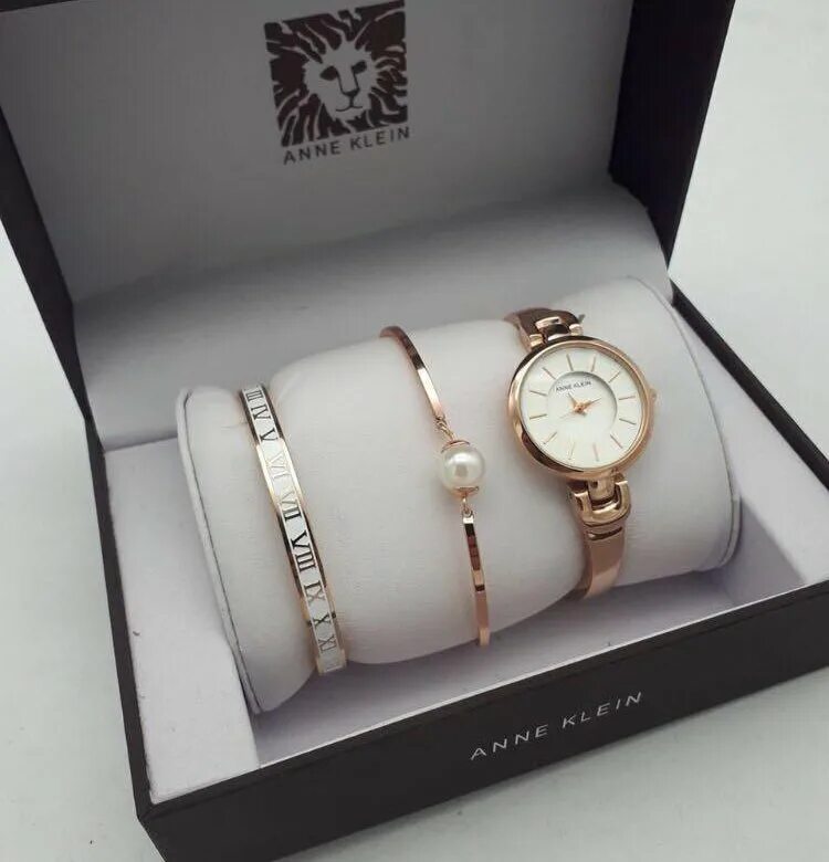 Набор часы браслеты. Набор часы и браслеты. Часы с браслетом в комплекте. Подарочный набор часы с браслетом. Часы с браслетом женские комплект.