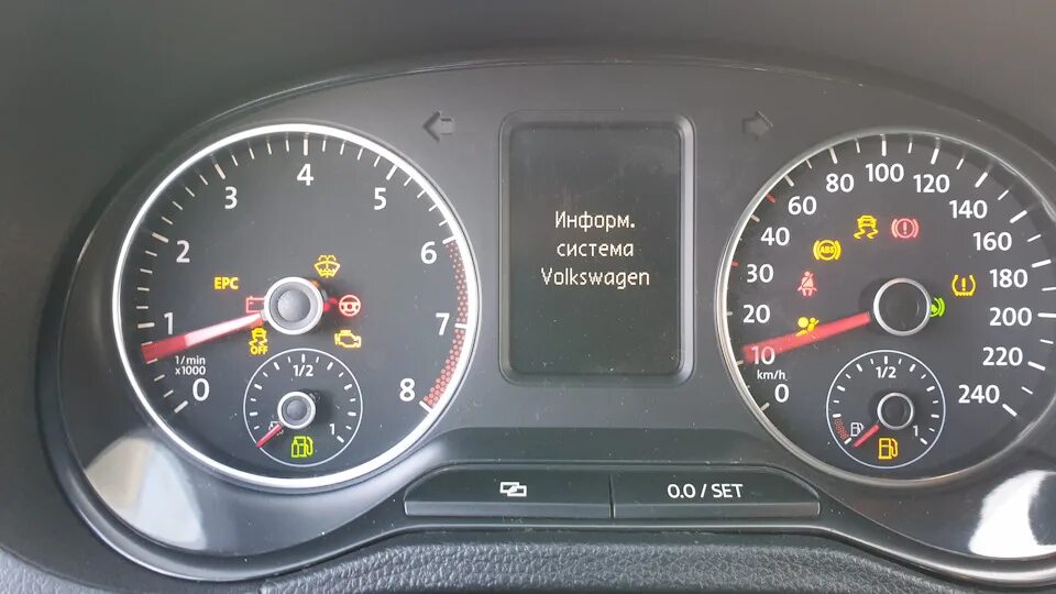 Контроль давления в шинах на Фольксваген поло седан 2013 года. Лампочка давления масла VW Polo sedan 2013. Датчик давления масла Фольксваген поло 2013 года. Система мониторинга давления в шинах Фольксваген поло.