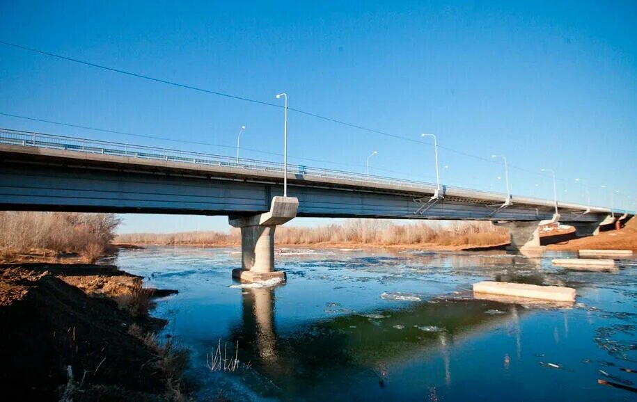 Какой уровень реки сакмара у татарской каргалы. Мост сакмара оренбург. речка сакмара оренбург. река каргала оренбург. река сакмара в татарской каргале.
