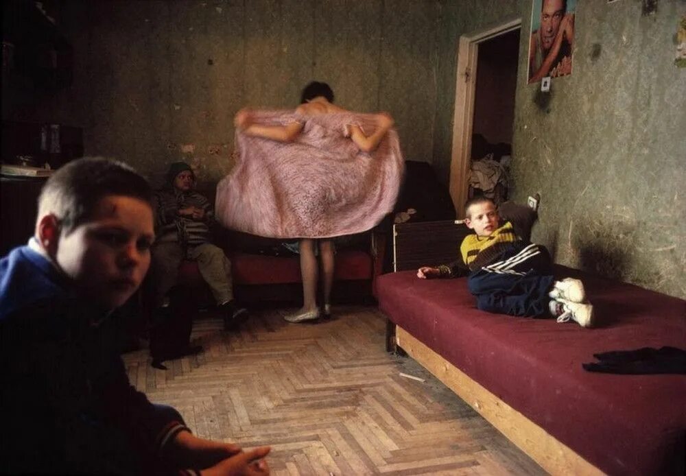 Отчаянные девяностые в объективе французского фотографа Лиз Сарфати French photo