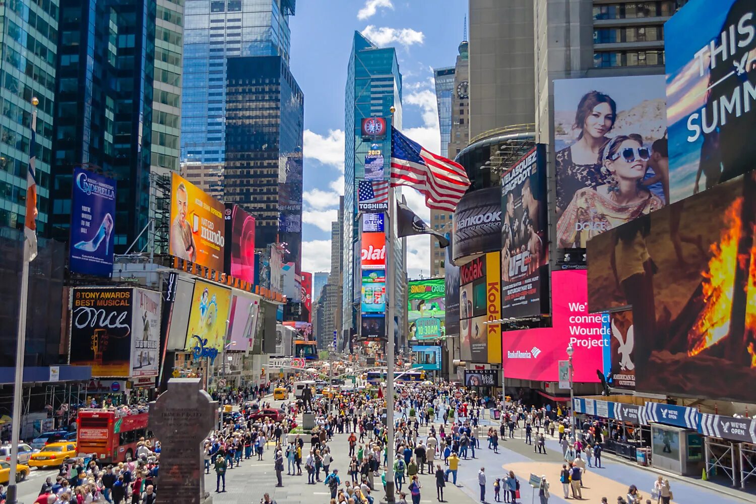 When go to new york. Нью-Йорк Манхэттен Бродвей. Нью-Йорк улица Бродвей. Таймс сквер Бродвей. Нью-Йорк Манхэттен Таймс сквер.