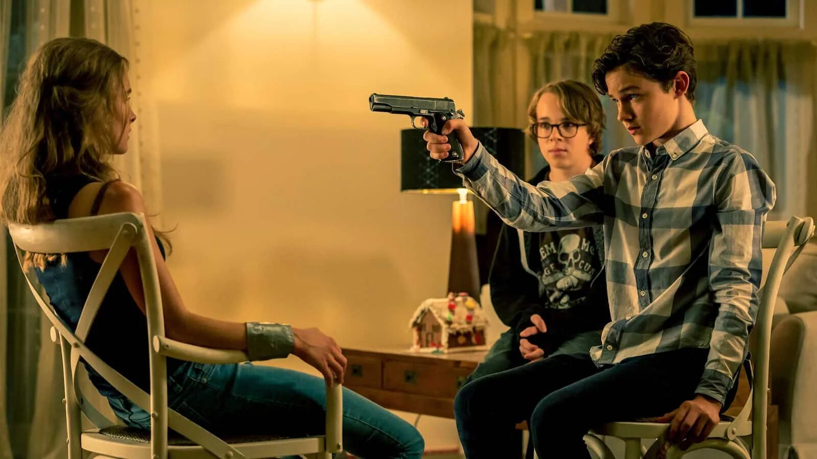 Better watch. Оливия деджонг и леви миллер. оливия деджонг better. оливия деджонг и эд оксенбульд. леви миллер и оливия деджонг кино 2025.