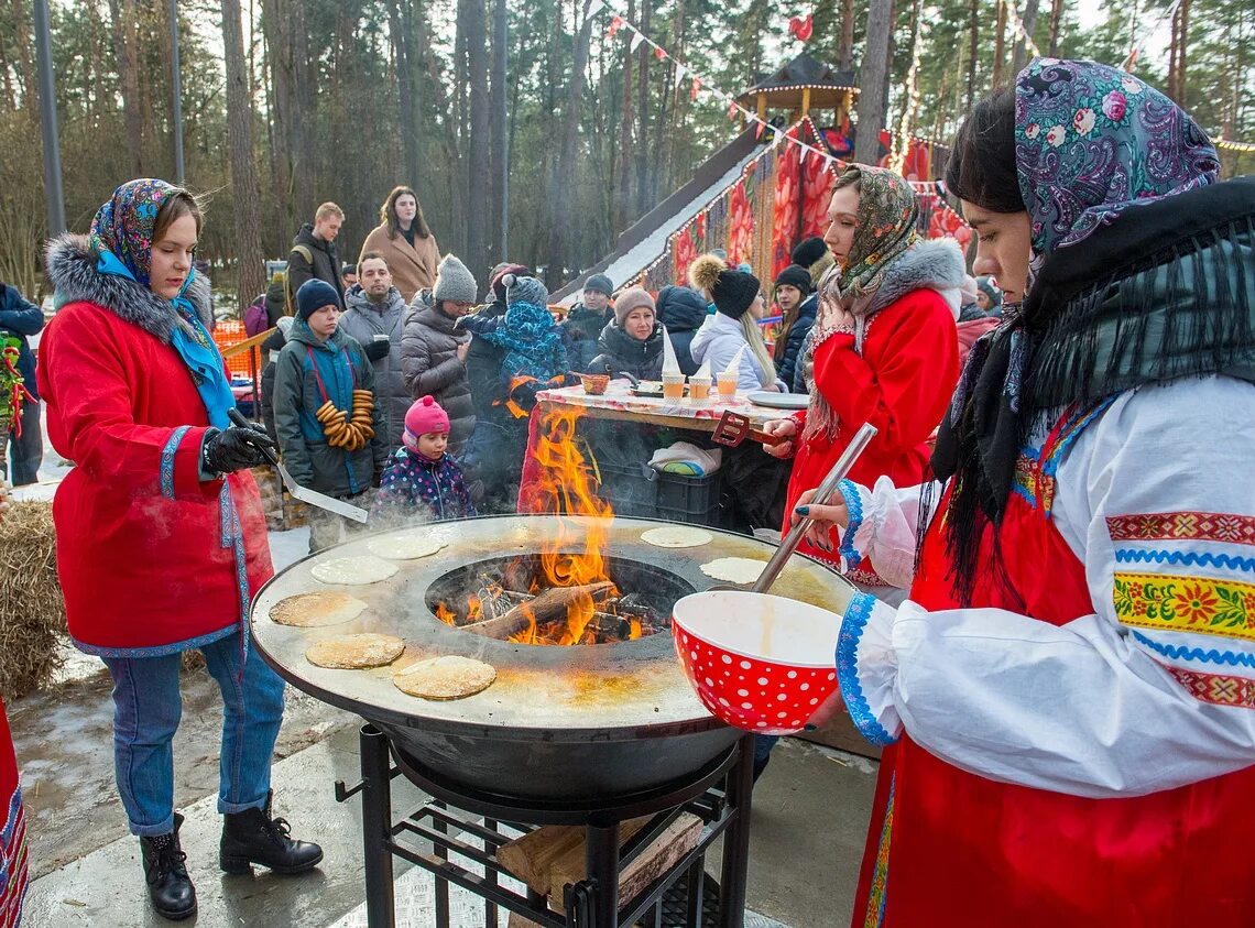 Как отпраздновать масленицу. Парк Раздолье Масленица. Масленица в парке Раздолье. Масленица Берендей Переславль Залесский. Масленица Кострома Берендеевка.