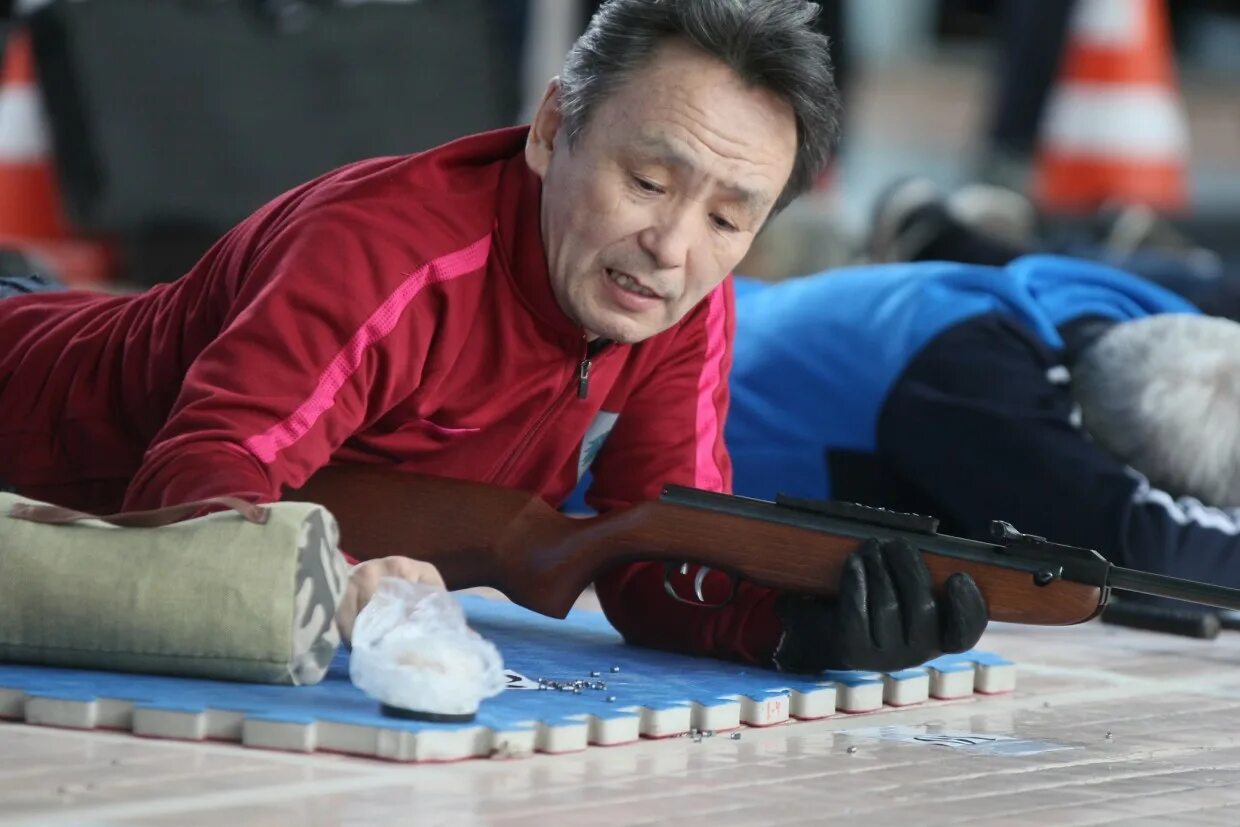 Пулевая стрельба манчаары 2021. Лук якутский традиционный. Стрельба в якутии. Якутский лучник. Пулевая стрельба якутия.