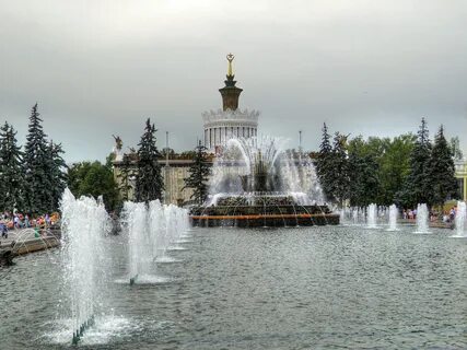 Возле фонтана