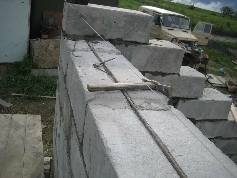 Армирование пенобетона. Сетка кладочная для газосиликата. Армирование кладки из газобетонных блоков. Армировка углов газобетона. Армирование газобетона 250 мм.