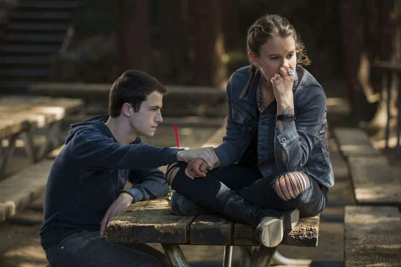 13 причин почему субтитры. 13 reasons why. фильм 13 причин почему. 13 причин почему сериал 2 сезон. клэй дженсен 4 сезон.