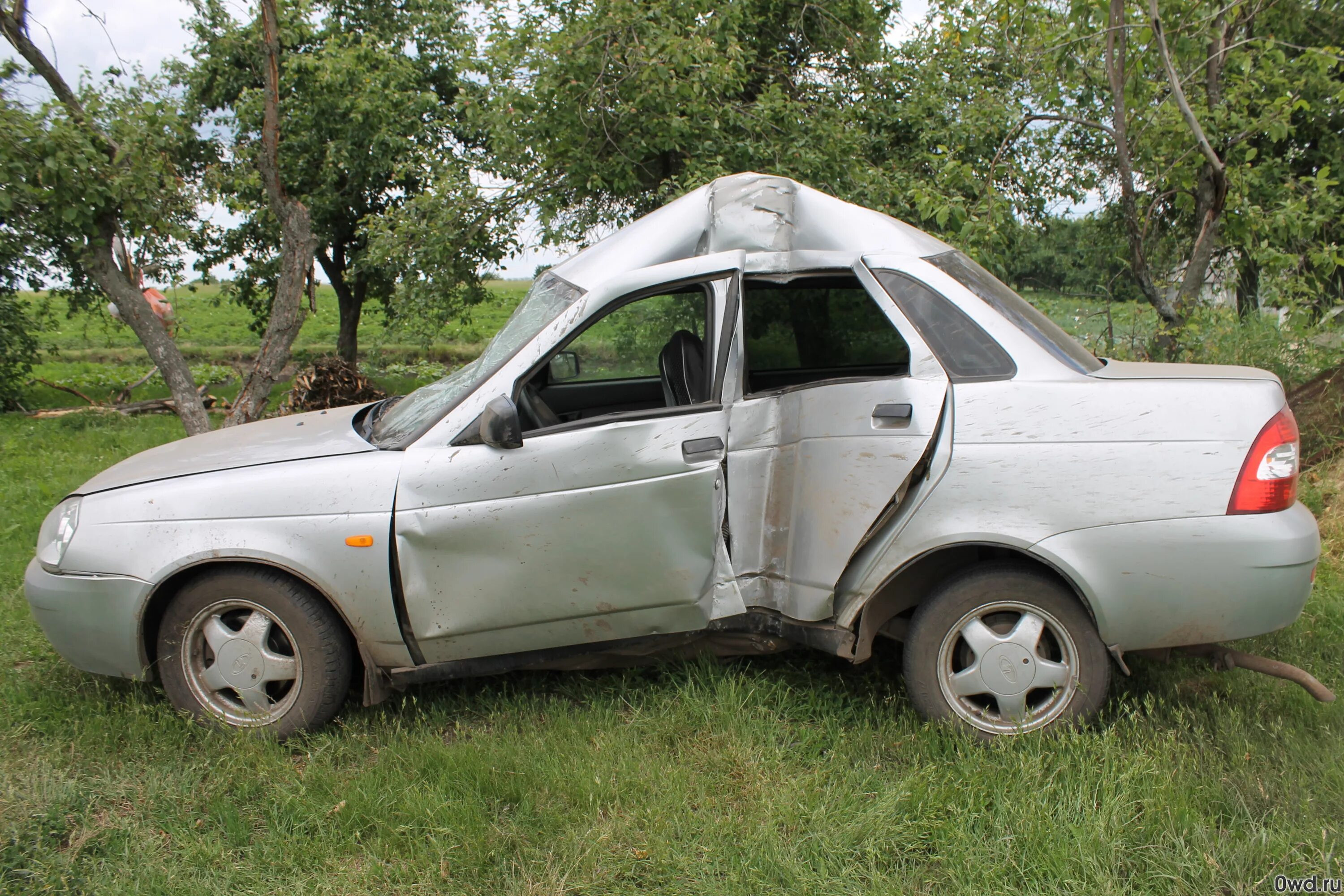 битые авто ставропольский край. гранта фл битая. самая надёжная машина на вторичном рынке. битые машины. происшествие в солдато-александровском.