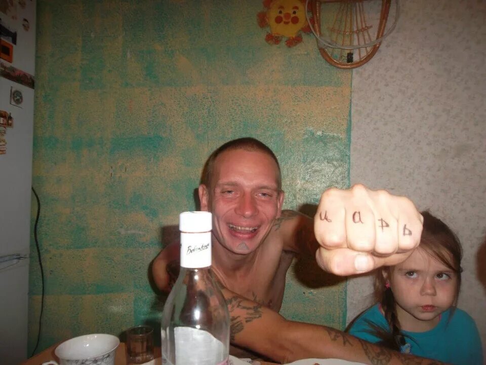 странные люди в соцсетях. идиоты в социальных сетях. странные люди из социальных сетей. придурки в социальных сетях. чудики из социальных сетей.