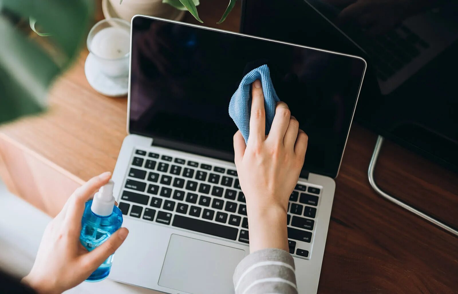 Cleaning компьютера. Ноутбук выключенный. computer cleaning. чем протирать экран ноутбука. химчистка ноутбука.