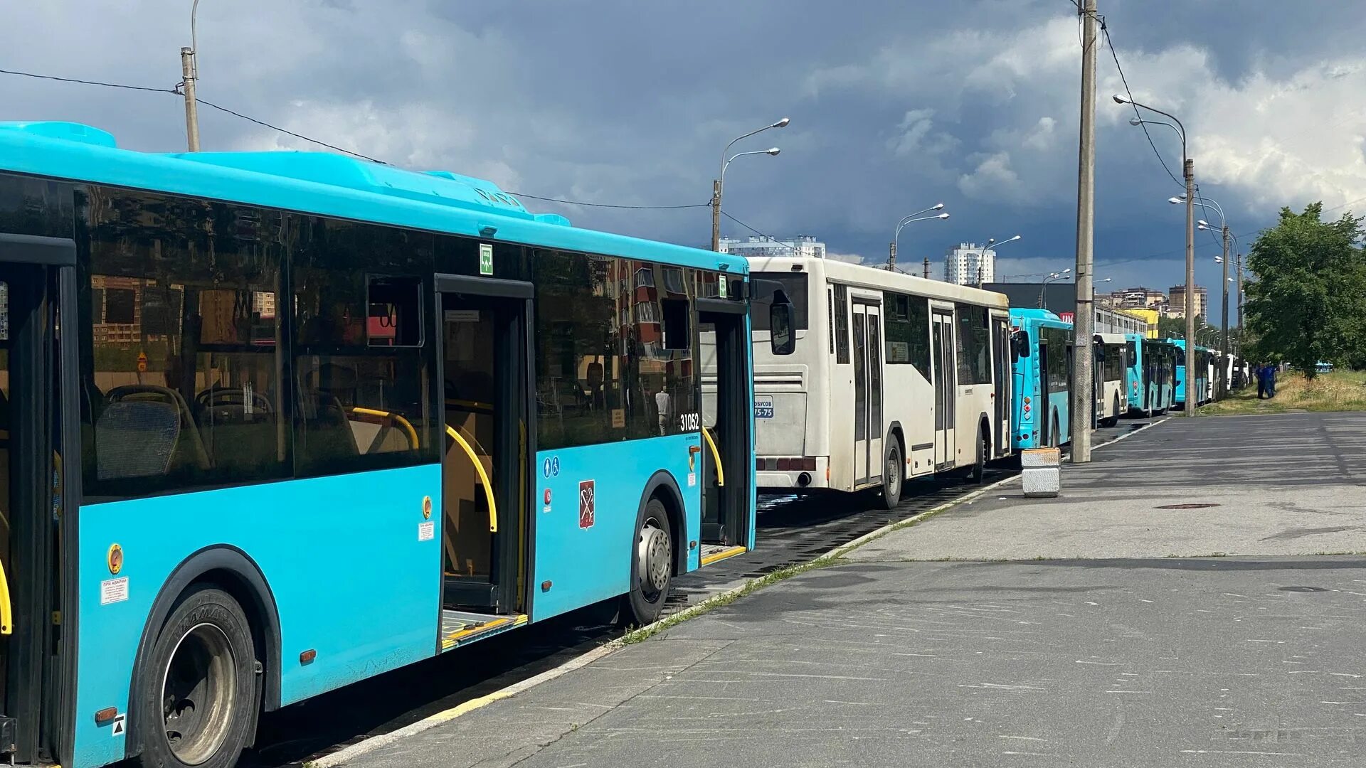 Лиаз 4292 мострансавто. Автобус 195 москва. Автобус 195 спб. Маршрутный автобус. Автобус 195.
