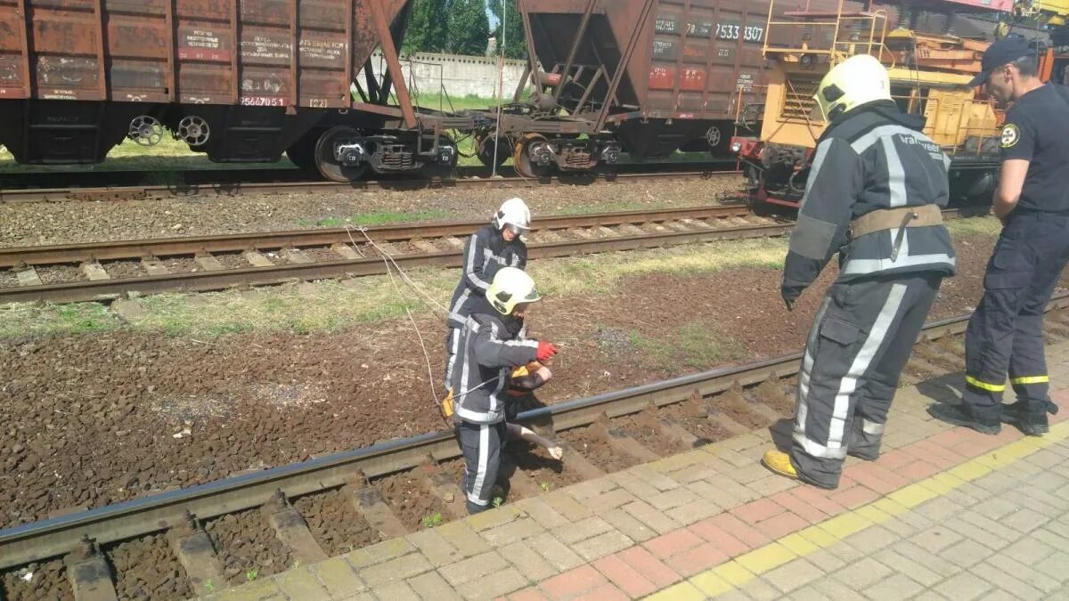 Женщину убило током. Женщину убило током. Женщину убило током. Женщину убило током. Девушки электрики.