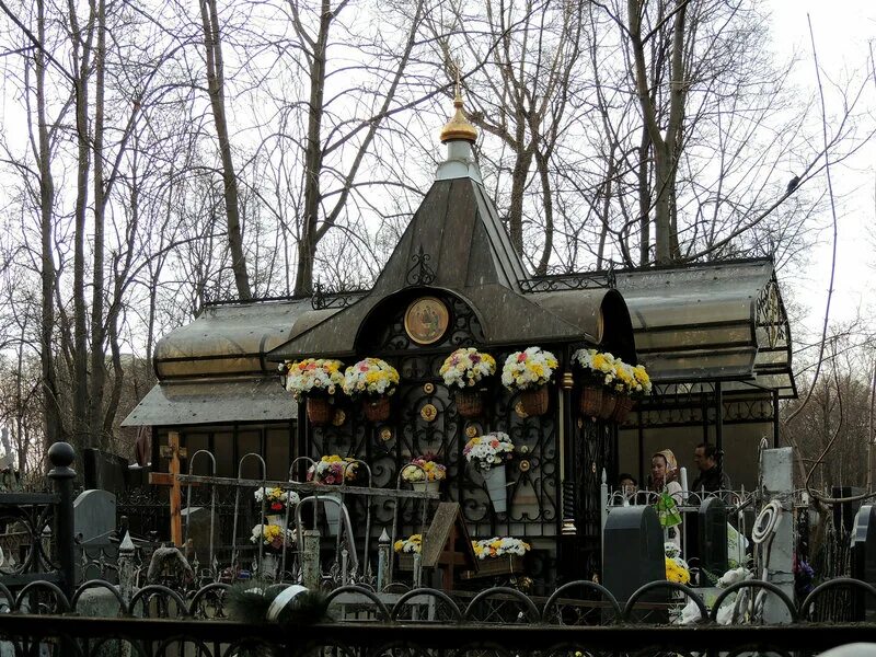 Даниловское кладбище могила матроны. Даниловское кладбище матрона московская. Даниловское кладбище матрона московская. Дданилавское кладбищне матрена. Даниловское кладбище могила адрес.