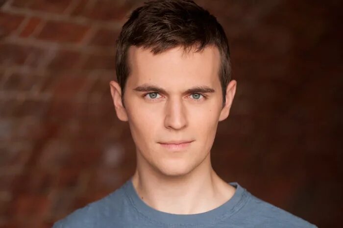 Simon jones actor