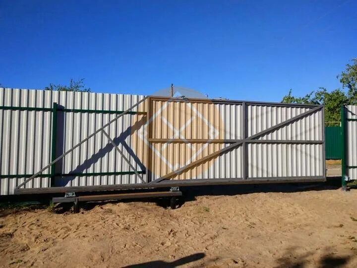 Откатные ворота на винтовых сваях - Изготовление и установка цена в Москве metal