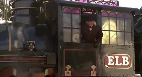 Поезд назад
