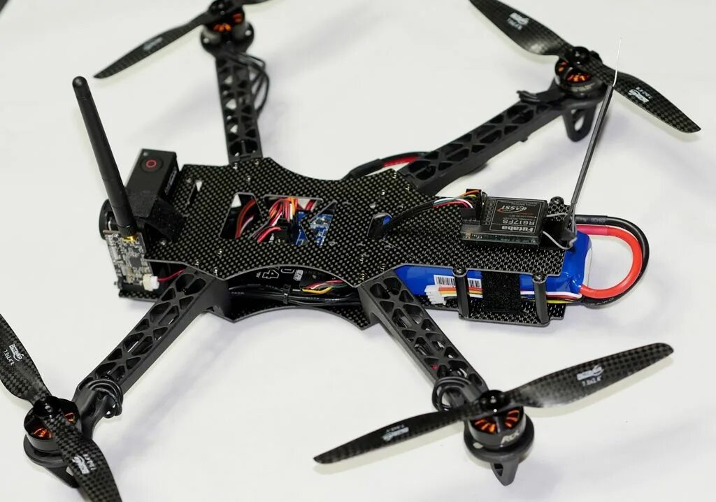 Fpv дрон пиранья. Дроны fpv 5 дюймов. Fpv дрон 5 дюймов. Дрон пиранья ульяновск. Fpv piranha 7.