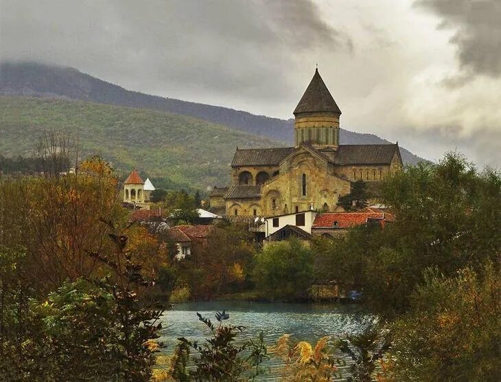 уделы божьей матери на земле. удел богородицы где находится. киево печерская лавра удел богородицы. удел богородицы где находится. иверия удел богородицы.