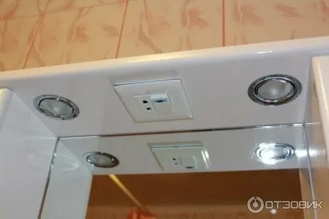 Розетки в шкафчике в ванной