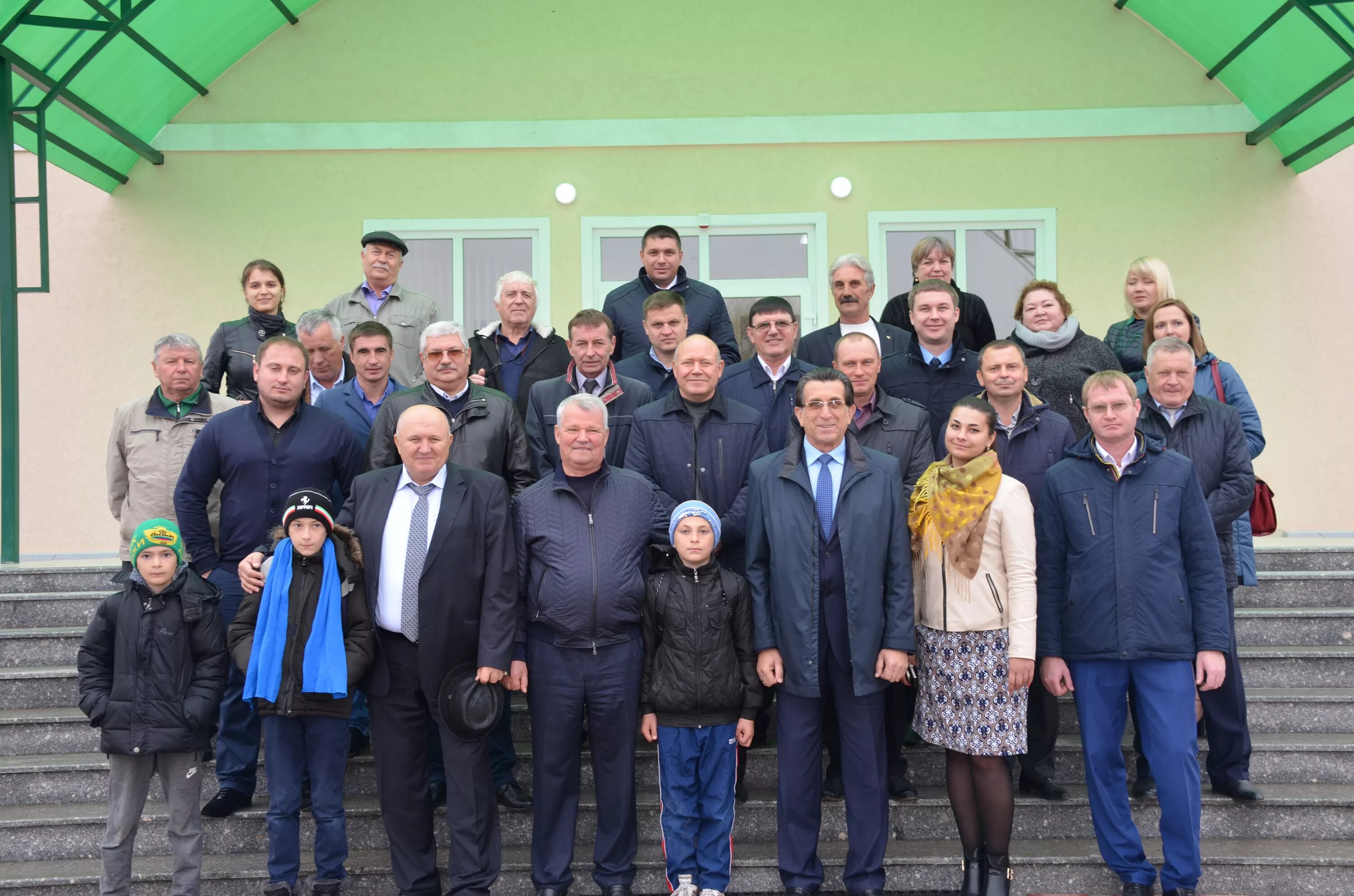 Ооо свободный. Село Долиновка Ставропольский край Новоселицкий район. СХП Свободный труд Новоселицкое. Новоселицкий муниципальный район. Село Новоселицкое Ставропольский край администрация.