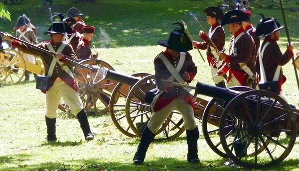 Австрийские пушки наполеоновские войны. Австрийская артиллерия 1809. Ватерлоо 1 72. Австрийская армия наполеоновские войны. Австрийская артиллерия наполеоновских войн.