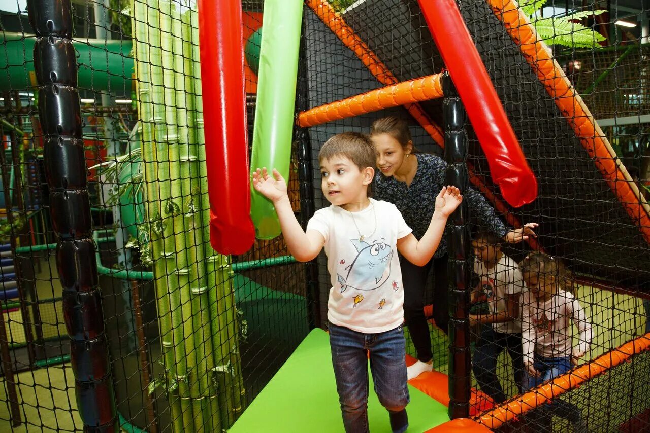 батутный центр новосибирск. весёлый остров новосибирск. места для развлечений. развлекательный центр остров сокровищ новосибирск. куда можно сводить ребенка в новосибирске.