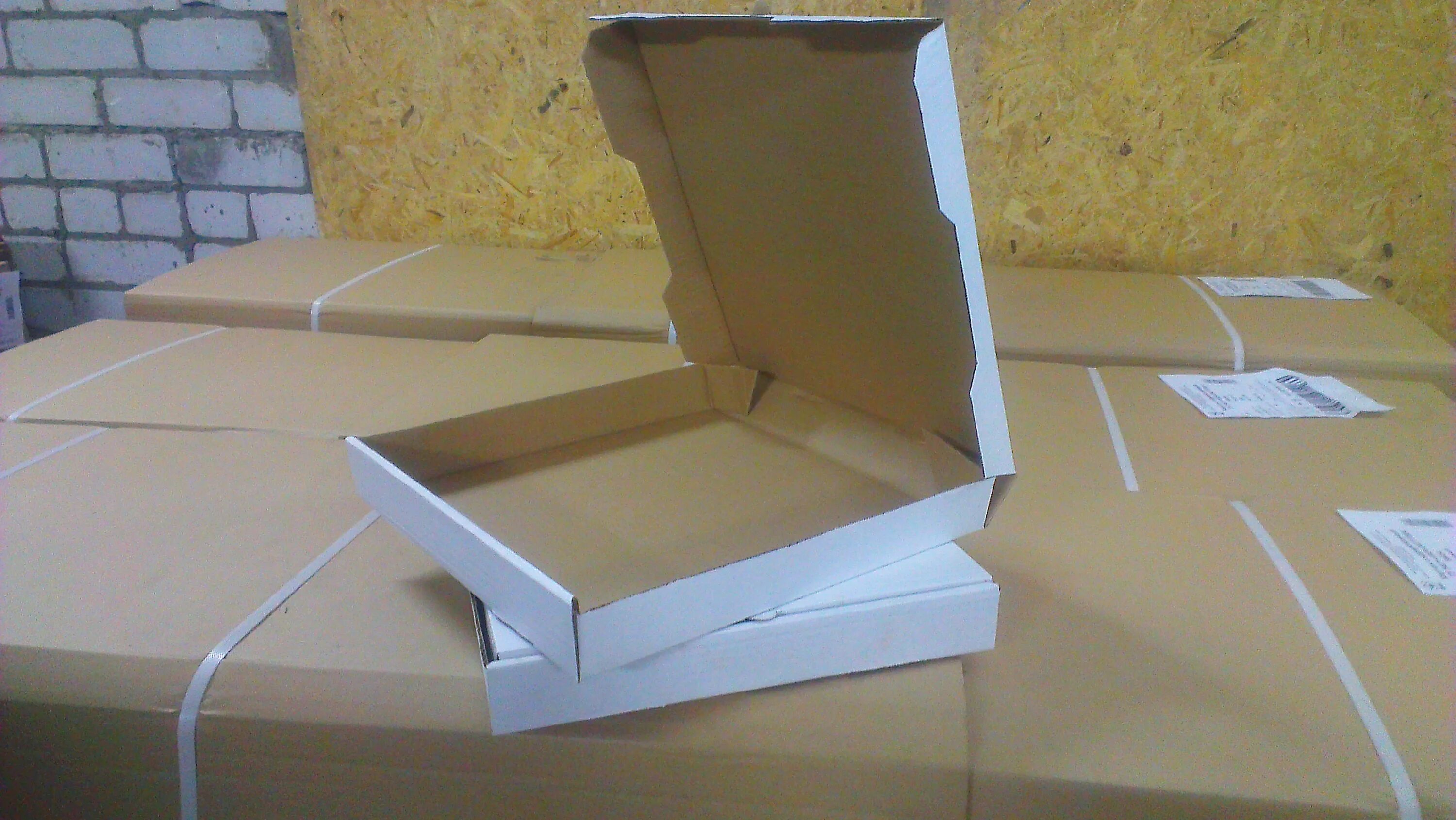 гофротара с печатью. прямоугольная упаковка. упаковачные материалы. упаковка киров. коробки для упаковки товара.