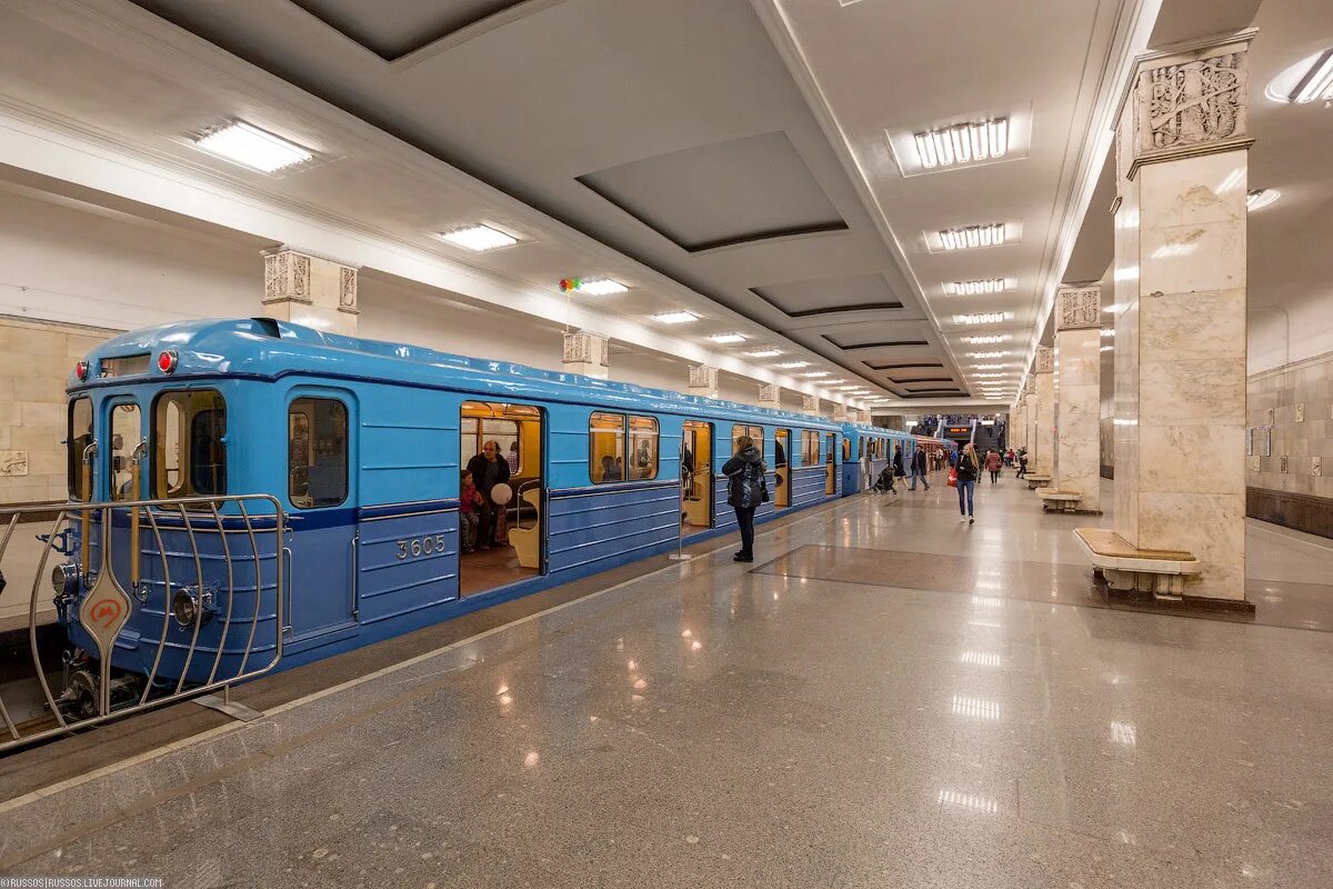 Метро. Поезд метро. Метро Москвы. Метро фото.