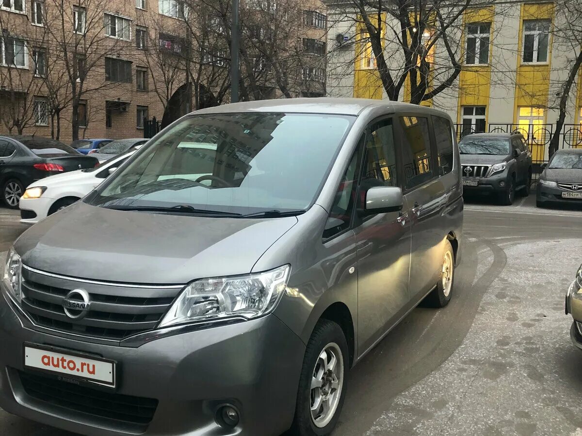 Купить ниссан минивэн. 7 Местный Ниссан Серена. Ниссан 8 местный. Nissan Serena 2015 левый руль. Ниссан 7 местный минивэн левый руль.