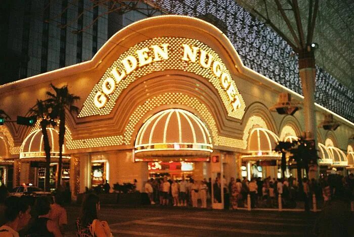 Golden nugget. Golden nugget отель и казино. Лас вегас отель golden nugget. Golden nugget. Golden nugget casino.