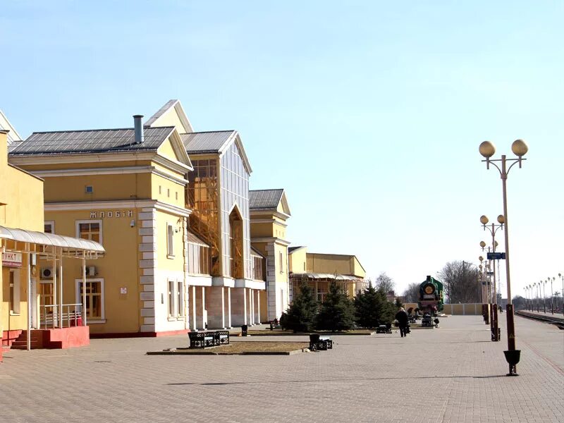 Жлобине буда. Жлобин (станция). Жлобинский вокзал. ЖД вокзал города Жлобин. Жлобин Беларусь.