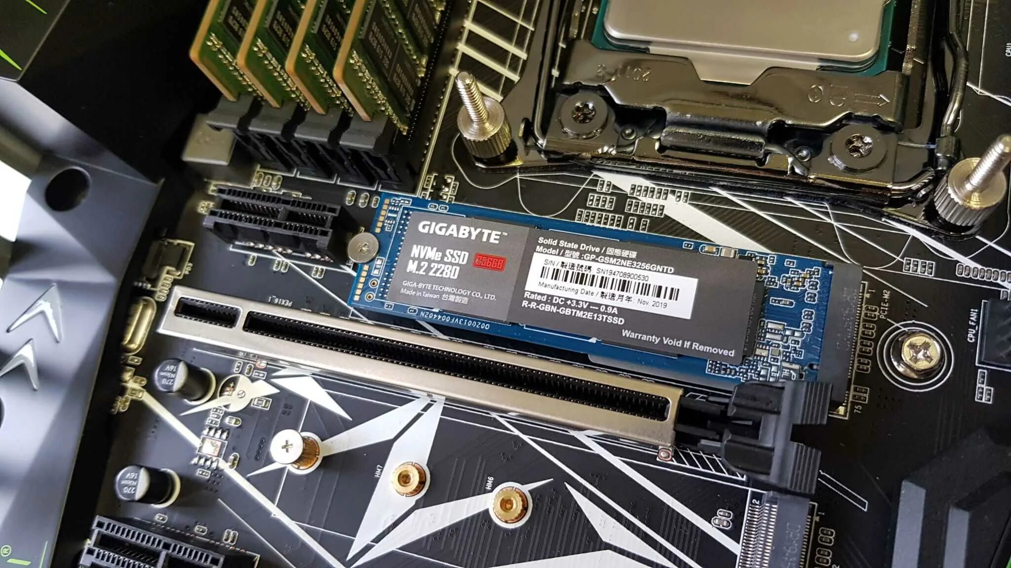 Установка m2 nvme. Слот m.2 для ssd. слот под m2 ssd. слот m2 sata. ssd m2 nvme.