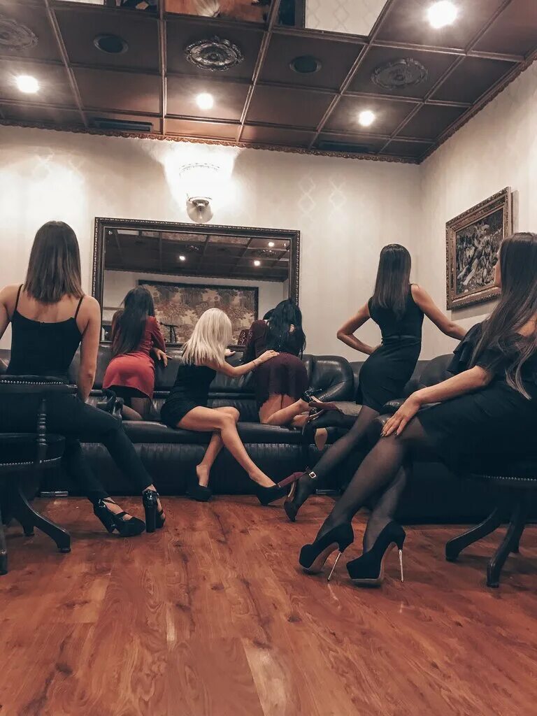 Дом массажа новосибирск. Массаж новосибирск салоны. Родина любовь спа терапевт. Массаж новосибирск выезд. Абникум новосибирск бассейн.